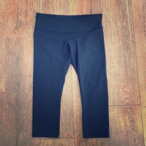Lulu Lemon 3/4 length black leggings. Mid rise.